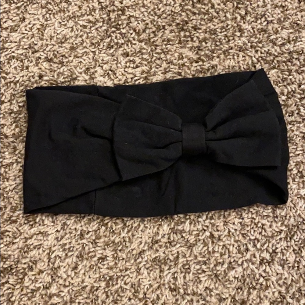 Black bow headband
